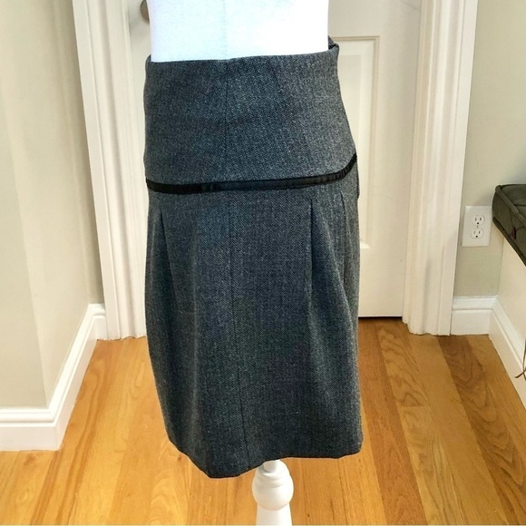 Naf Naf Skirt Drop Waist Gray Herringbone with Ribbon and Pleat Detail (34/2) - Picture 3 of 8